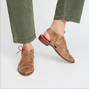 Free People Destiny Woven Flat Shoes in colour honey, size Euro 41